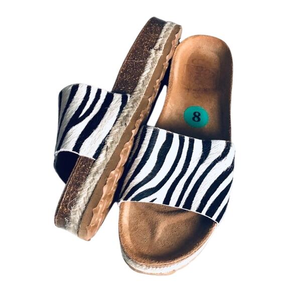 Yokono Women's 8 Calf Hair Animal Print Orthotic Comfort Slide Sandal - Picture 2 of 16